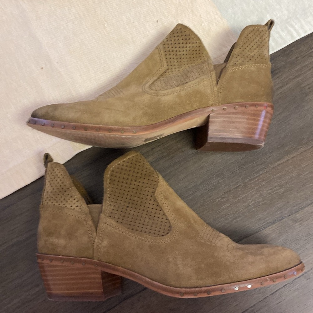 Vince Camuto booties
